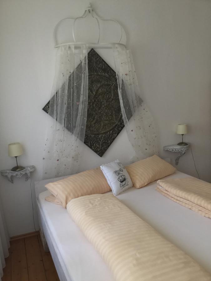 Bed and Breakfast Vivo-Vino Weisenheim am Sand Esterno foto