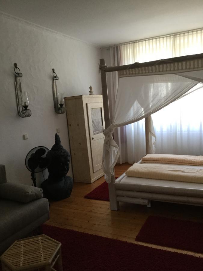 Bed and Breakfast Vivo-Vino Weisenheim am Sand Esterno foto